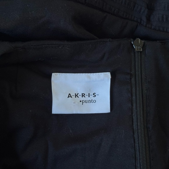 Akris Punto Elegant Black Long Sleeve Faux Wrap Dress With Textured Skirt - Picture 6 of 11